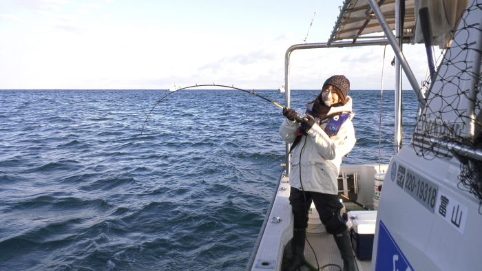 富山を釣る 釣船をチャーターして富山湾の王者ブリを狙う ケーブル４ｋ